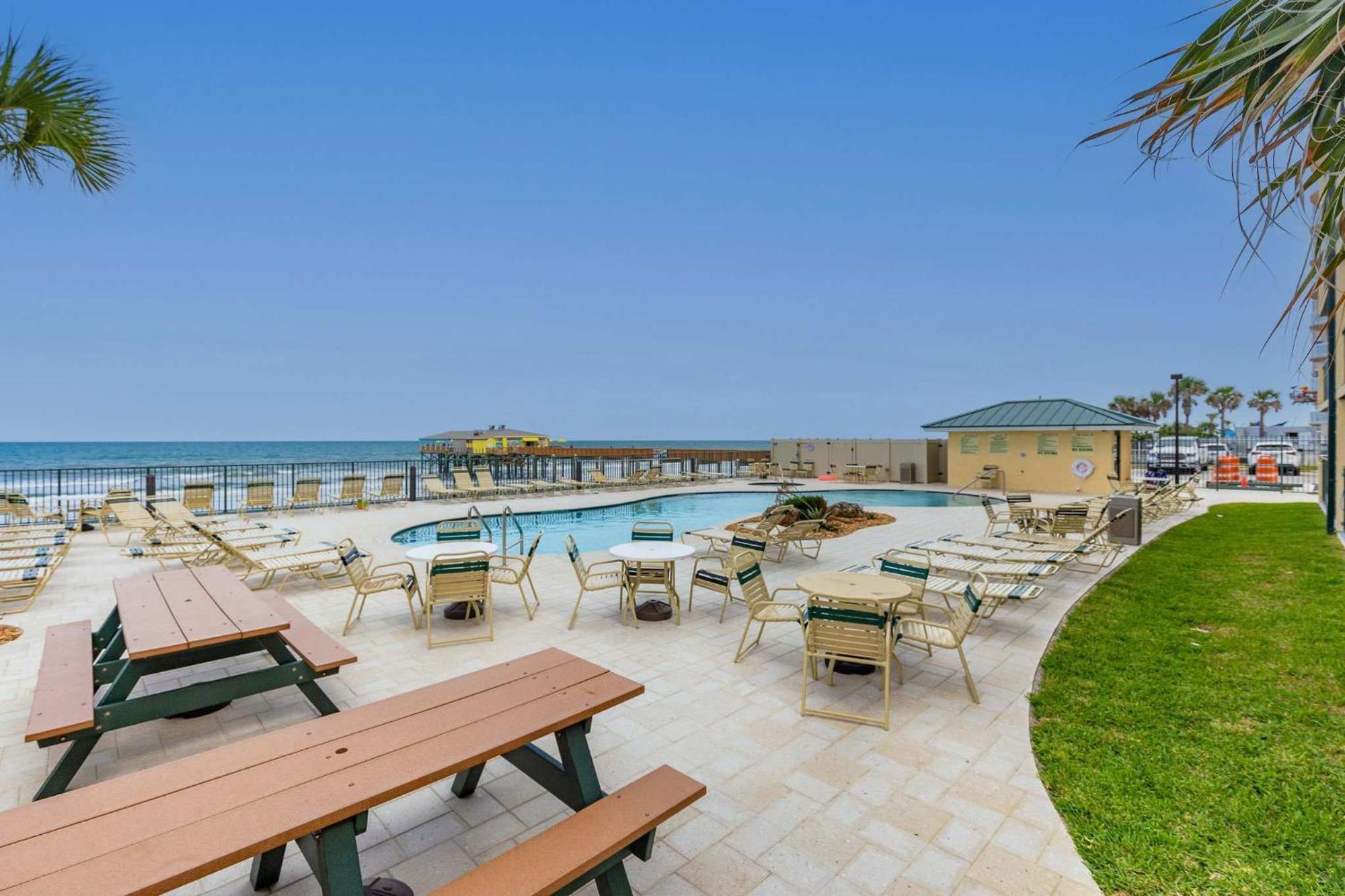 Ocean Views From Your Private Balcony! Sunglow Resort 606 By Brightwild デイトナ・ビーチ・ショアーズ エクステリア 写真